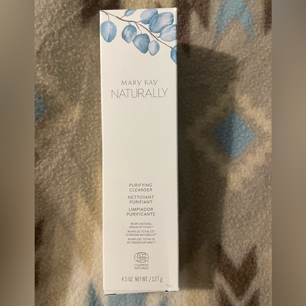 Mary Kay Naturally purifying cleanser